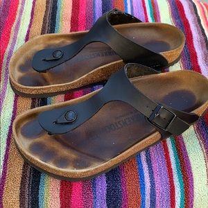 Birkenstocks black Gizeh one thong style